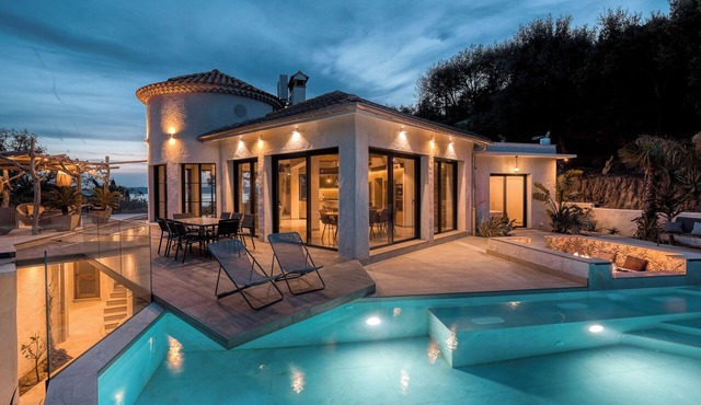 Villa Neuve vue mer à Pramousquier Face au Cap Nègre, Idéalement Située !