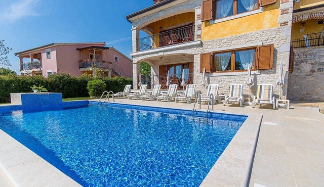 Villa Nevena with pool and garden