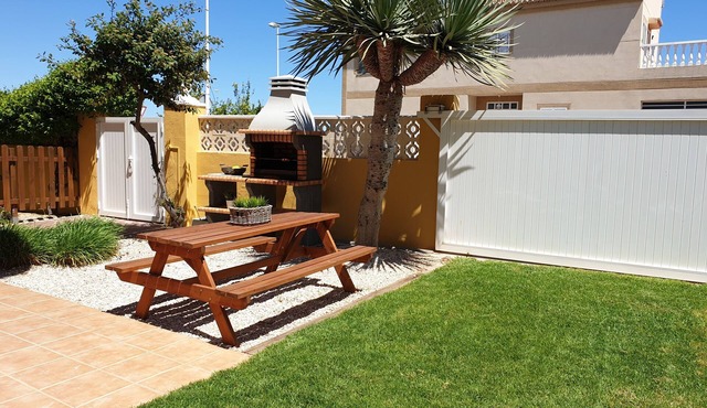 VILLA NEXT TO THE BEACH. Ideal for families