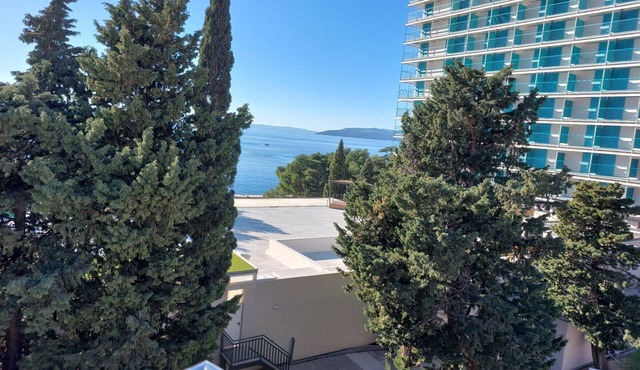 Villa Nižić Makarska -Two Bedroom Apartment With Terrace And Hot Tub (Lux F)