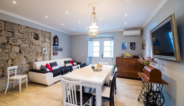 Villa Nives - Three-Bedroom Villa with Terrace and Sea View
