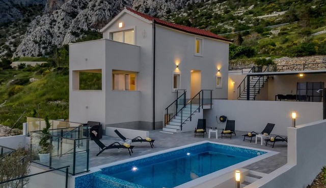 „Villa No Stress“ mit Infinity-Pool by Interhome