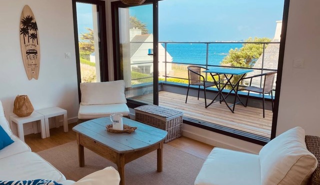 Villa Nodeven, sea view, 50 metres from the beach