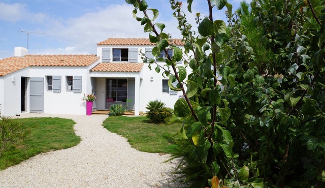 VILLA Noirmoutier400M BEACH 100 M FOREST, 2 BICYCLES, WIFI