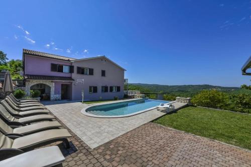 Villa Nori, a fantastic pool villa with a view