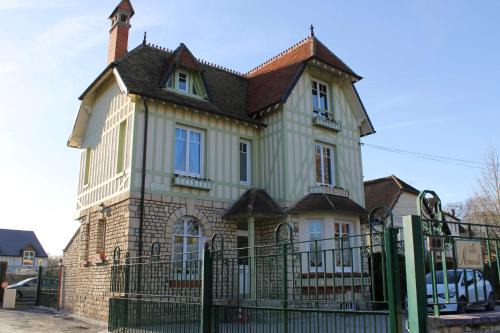 Villa Normande large house with private parking