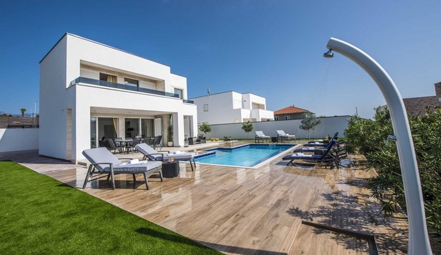 Villa Novalis with Pool II