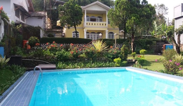 Villa Oak Tree Puncak