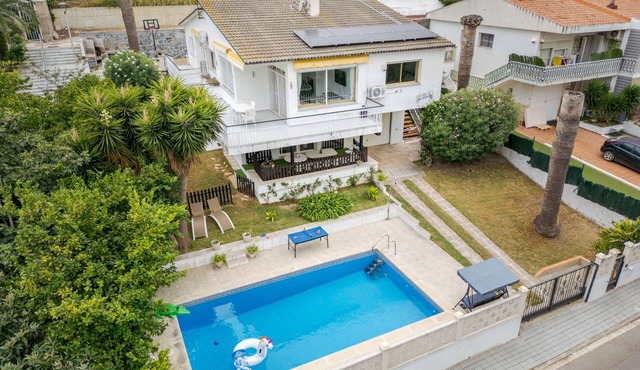Villa 'Oasis Salou Pool Beach and Bbq' with Sea View, Wi-Fi and Air Conditioning