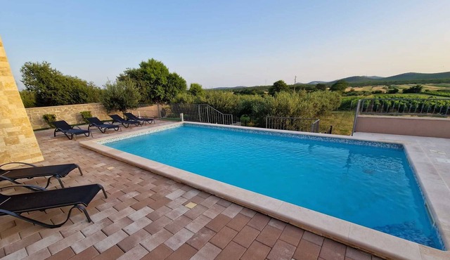 Villa Oasis with swimming pool