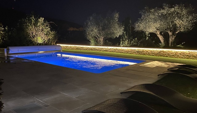 Villa of charm entirely air-conditioned in residence with swimming pool