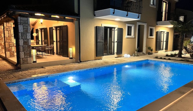 Villa Ohana - large heated pool, 4 bedrooms, 4 bathrooms, Croatia/Istria