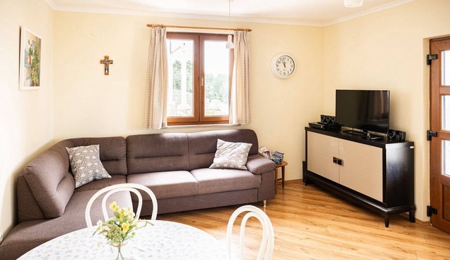 Villa Oliva - Two Bedroom Villa with Terrace and Swimming pool