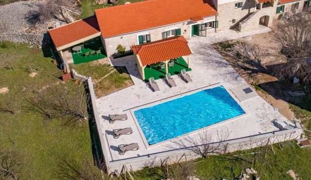 Villa Olive in Ljubotić - Haus für 8-9 Personen