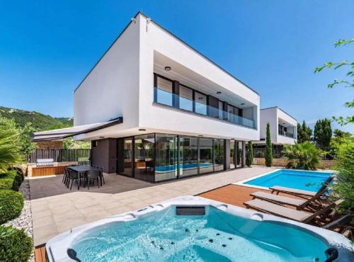 Villa Omega
