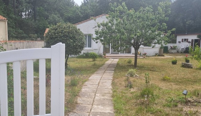 Villa on 1300 M2 land between Palmyre and Saint Palais