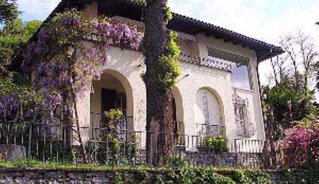 Villa on a hill with magnificent views of Lake Maggiore