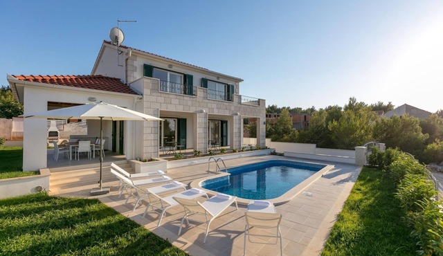 Villa on Brac Island near Beach & Pool