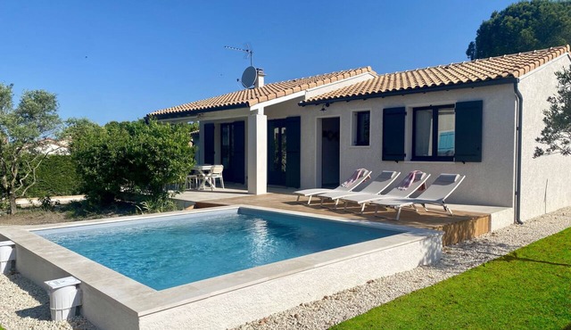 Villa on foot from village center