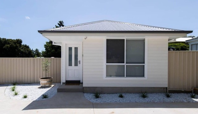 Villa on Matthews - Modern & Cosy, Escape for 2