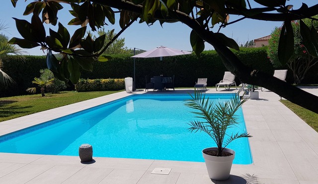 VILLA ON ONE LEVEL IN PEACE WITH LARGE POOL