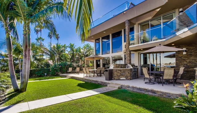 Villa on the Bay | 2BR Bayfront in Mission Beach