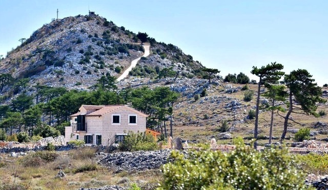 Villa on the top of Hvar with 360 degree views and pool