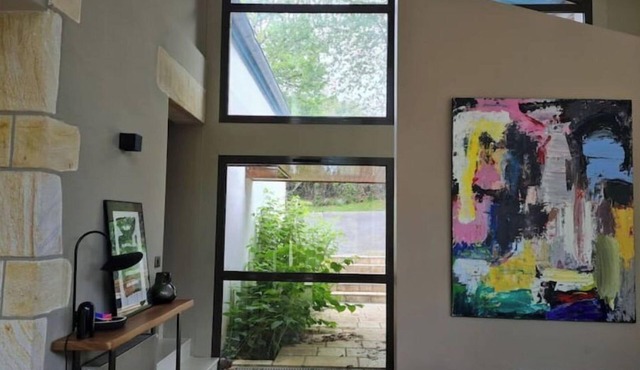 Villa opposite golf course and château with heated swimming pool