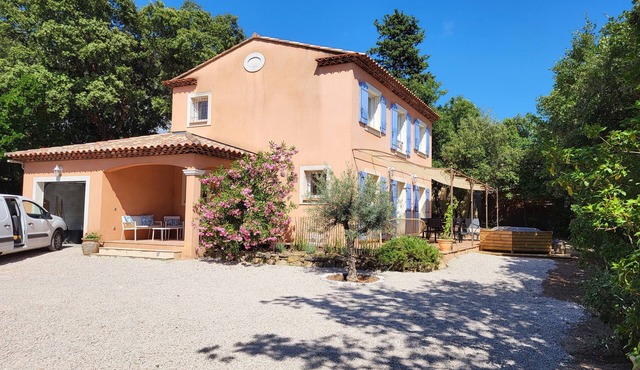 Villa or vacation home