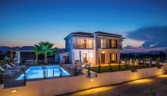 Villa Orchard - Four Bedroom Villa, Sleeps 9