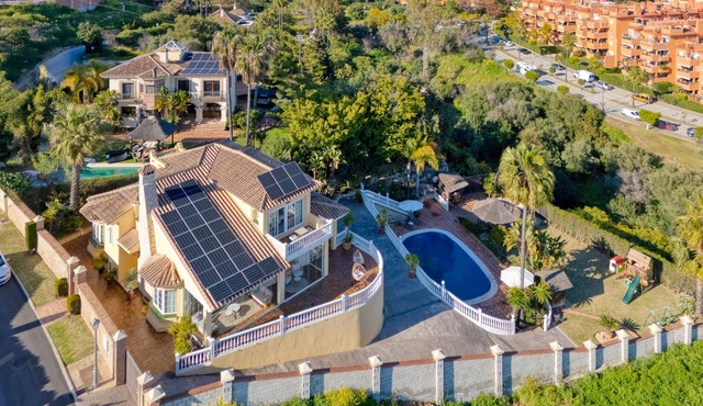 Villa Oriente - Family Villa with pool in Marbella East