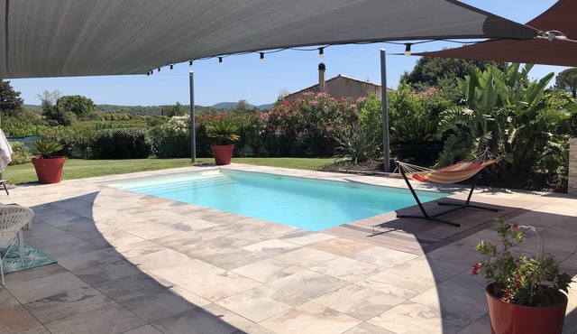 Villa overlooking the hill between Hyeres and St Tropez