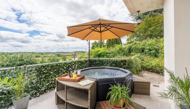 Villa overlooking the Loire River Terrace Parking
