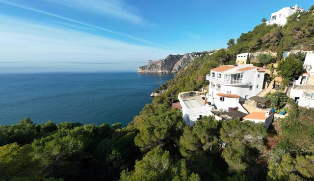Villa overlooking the sea. Magnificent view
