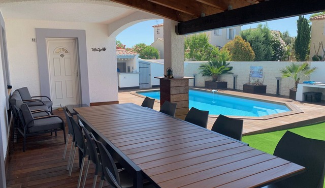 Villa Oyat- family villa with pool and barbecue