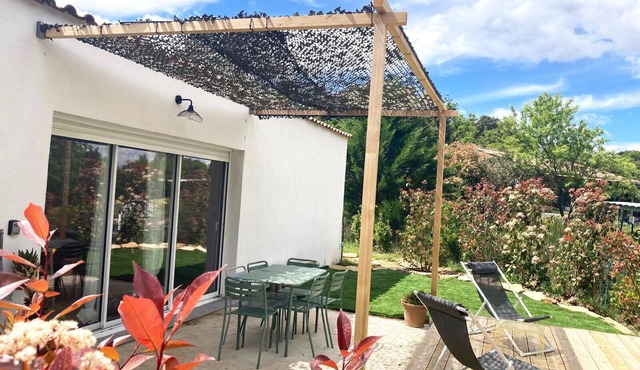 Villa PAIA, new, air-conditioned, 5km from Sainte Croix lake