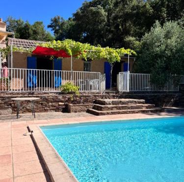 Villa paisible et relaxante avec piscine a la campagne