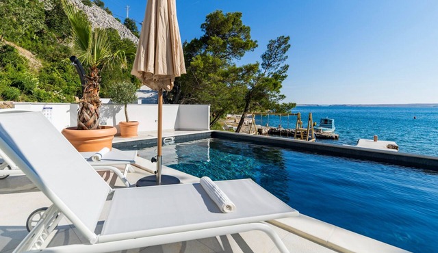 Villa Palazzo Maestral beachfront by Villas Guide