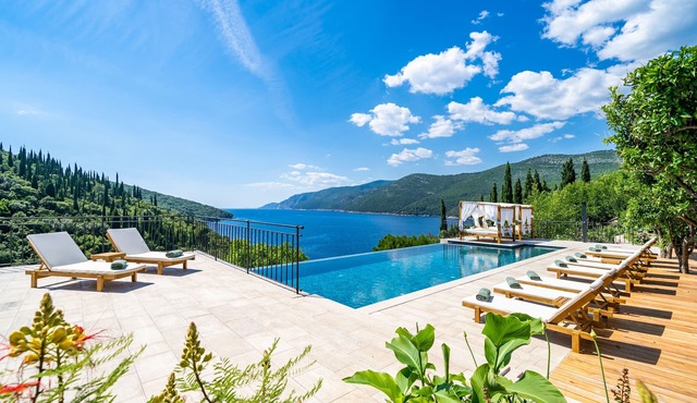 Villa Palma - Four Bedroom Villa with Swimming Pool