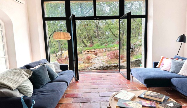 Villa Paloma : Nature and design by Architect