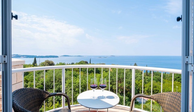 Villa Panorama Dubrovnik (S2) - Comfort Double Room with Balcony and Sea View