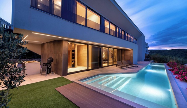 Villa Panoramica with heated pool and sauna (Kvarner - Vrbnik)