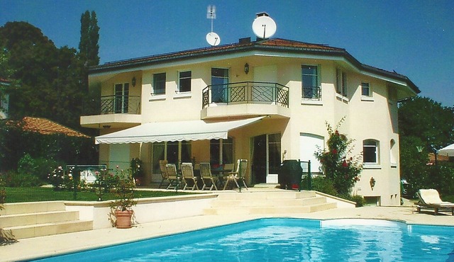 Villa Paradise with pool - in the countryside, 10' from Geneva center