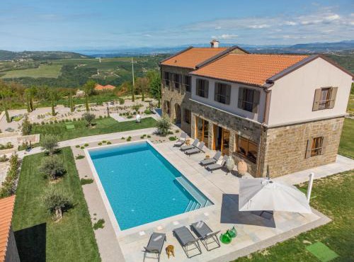 Villa Paradiso dIstria with Spa and heated pool