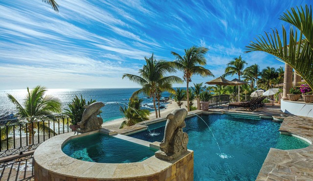 Villa Paraiso Beach front nOn the private Palmilla Beach. 6 bedrooms, sleeps 14