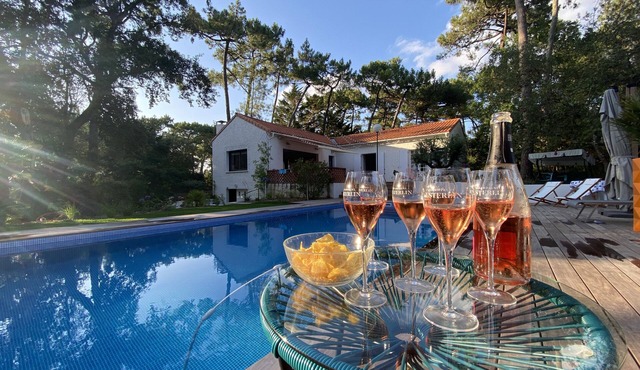 Villa Parfaite et Lumineuse Avec Piscine Dans un Parc Privé