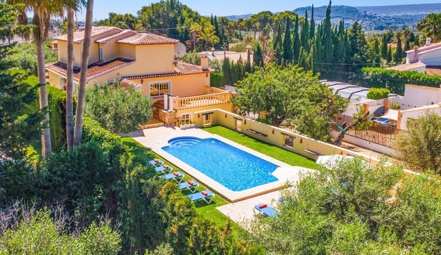 Villa Pascualita by Villa Plus