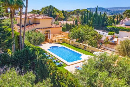 Villa Pascualita by Villa Plus