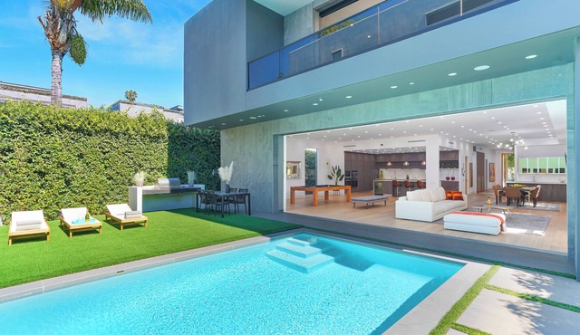 Villa Pasha by LuxJB 🏆 Beverly Hills Mansion 🏆 Cinema 🏆 Gym 🏆 Heated Pool