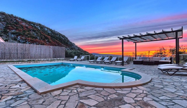 Villa Pave Hilltop - six bedroom, pool, jacuzzi, for up to 16 by MyWaycation